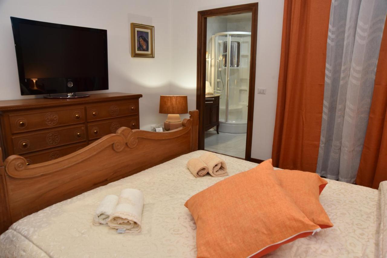 B&B Le Due Isole Нуоро Экстерьер фото