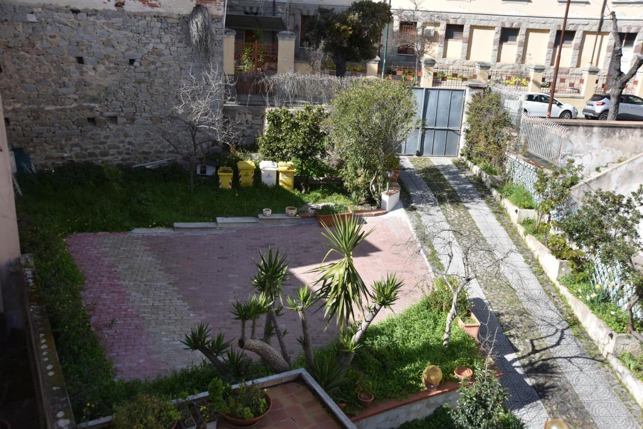 B&B Le Due Isole Нуоро Экстерьер фото